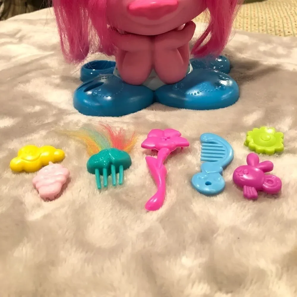 Dreamworks Trolls Poppy Style Head with hair accessories‎